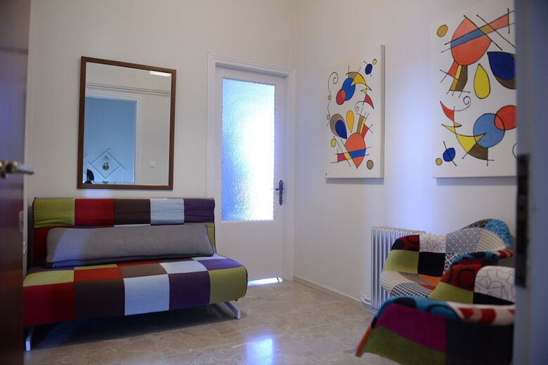 Apartamentos Patras White Castle