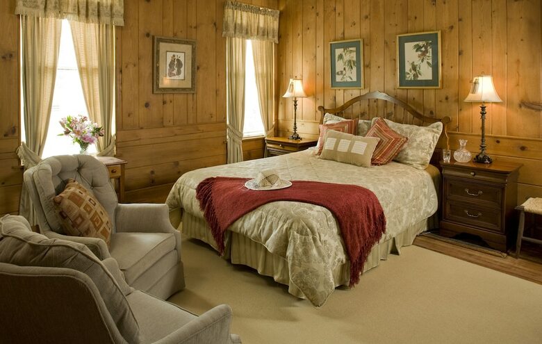 Bed & Breakfast 1906 Pine Crest Inn