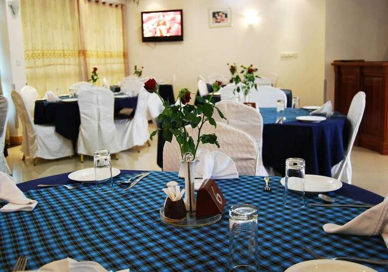Mc-ellys Hotel