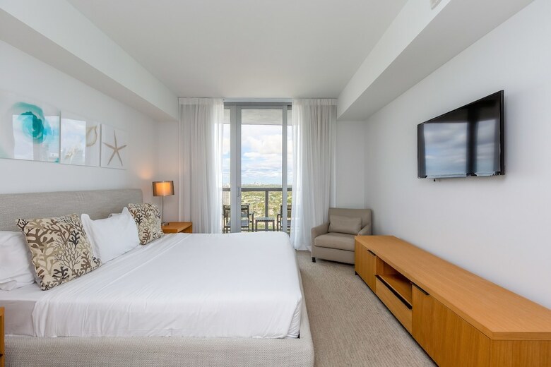 Private Ocean Luxury Condos At Beachwalk