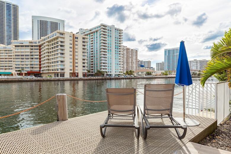 Private Ocean Luxury Condos At Beachwalk
