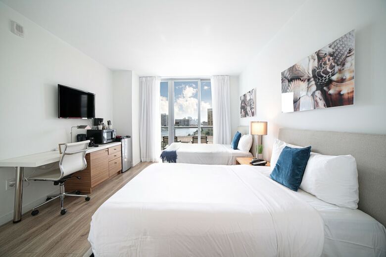 Private Ocean Luxury Condos At Beachwalk