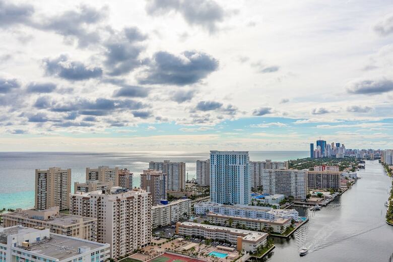 Private Ocean Luxury Condos At Beachwalk