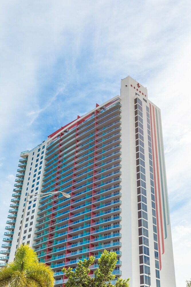 Private Ocean Luxury Condos At Beachwalk