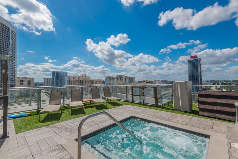 Apartamento Private Ocean Condos - Hyde Beach Resort