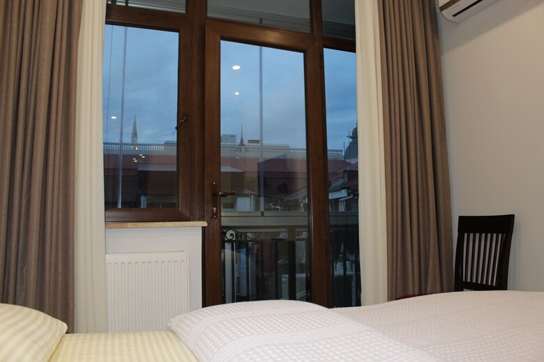 Boutique Hotel 32