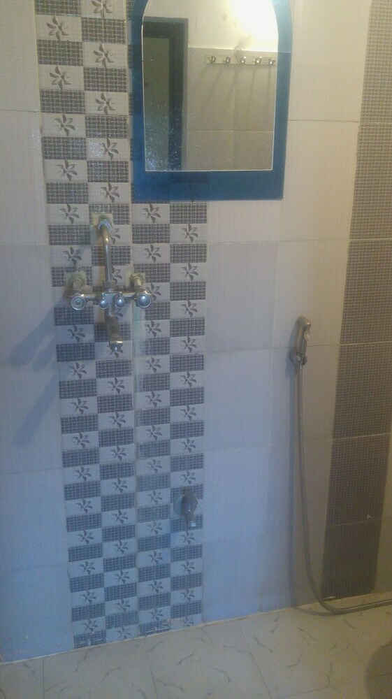 Hostal Jatak Guest House