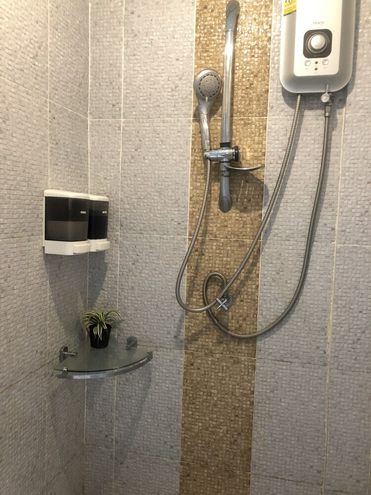 Hostal Oyo 692 Nakara Ayutthaya