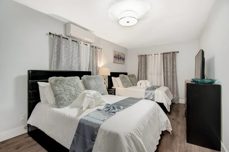 Comfortable Luxurious Home Min To Beach W/hottub
