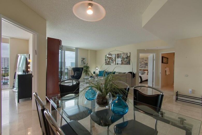Apartamentos Stylish Modern 2bd/2bth Apt. Min To Beach
