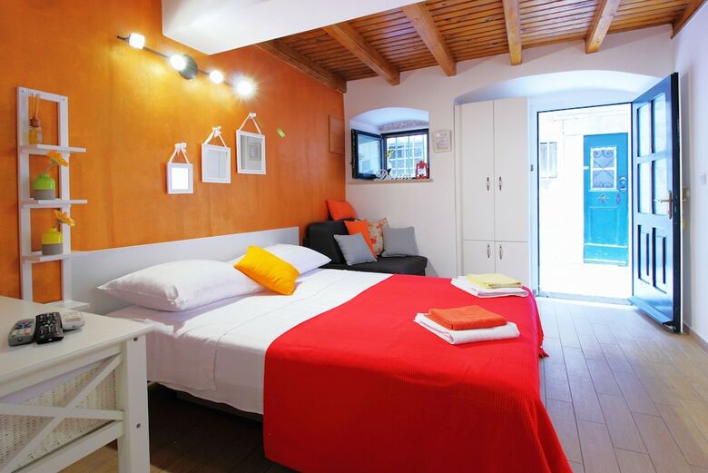 Apartamentos Melek Accommodations