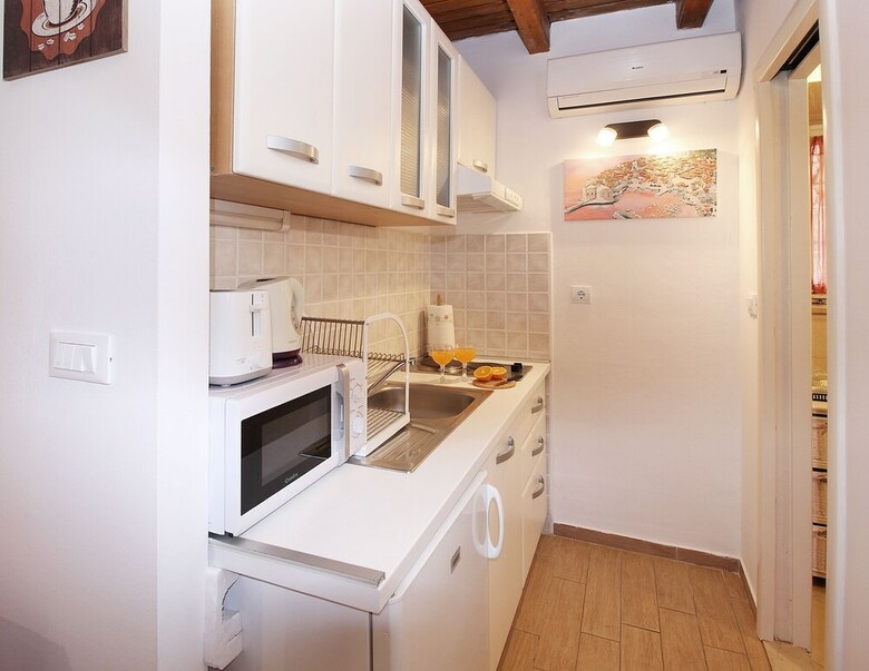 Apartamentos Melek Accommodations