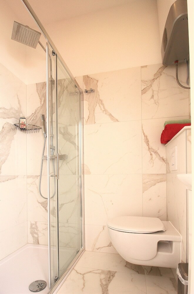 Apartamentos Melek Accommodations