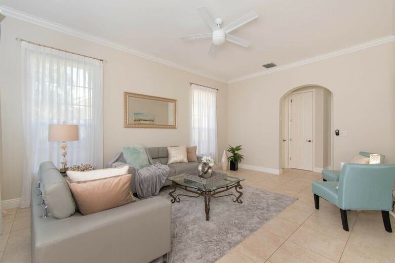 Gorgeous 5 Bedroom Home W/heated Pool Canal Front