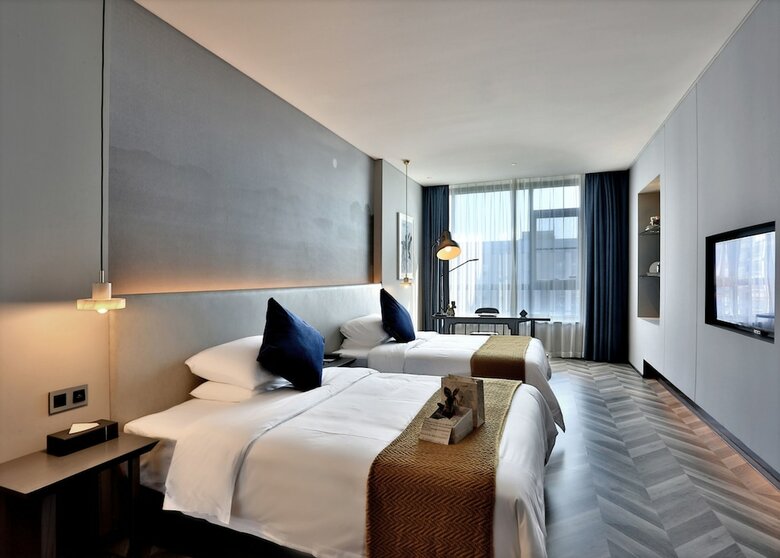 Hangzhou Vline Hotel