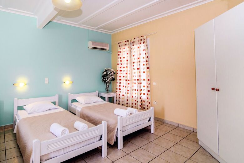 Apple Hotel