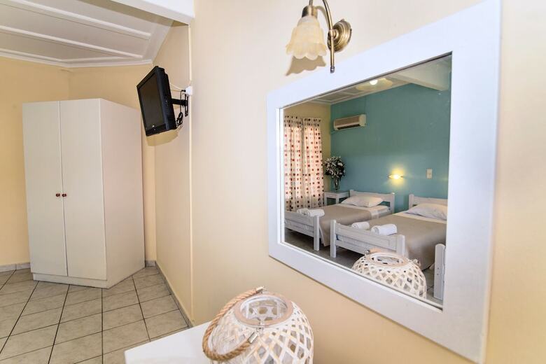 Apple Hotel