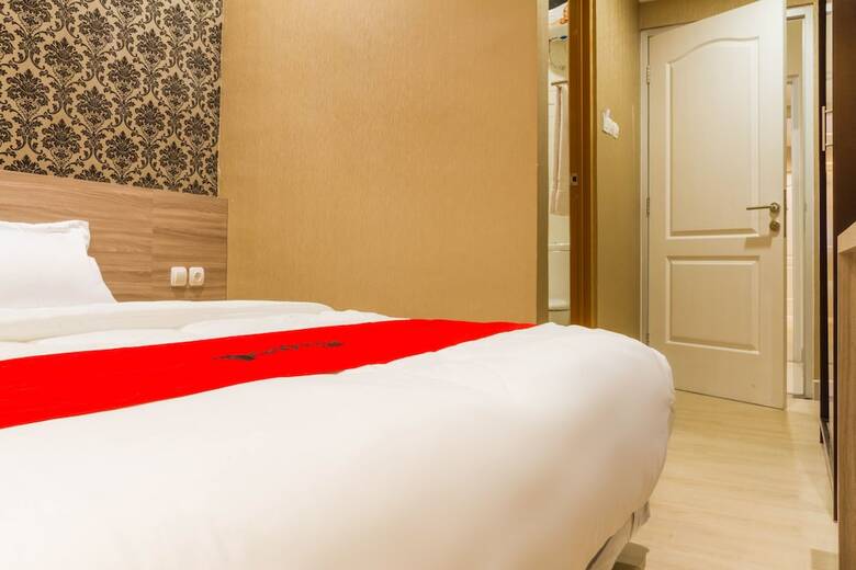 Hotel Reddoorz Plus @ Dipatiukur