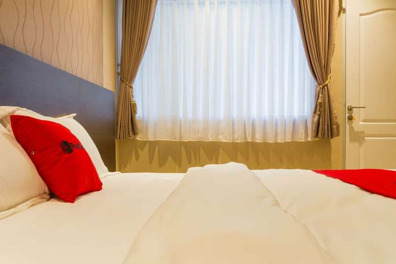 Hotel Reddoorz Plus @ Dipatiukur