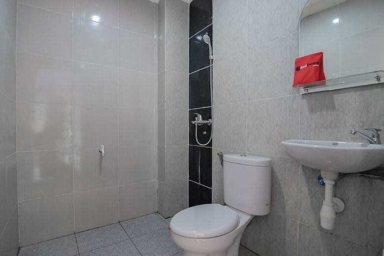 Hotel Reddoorz Near Taman Murjani
