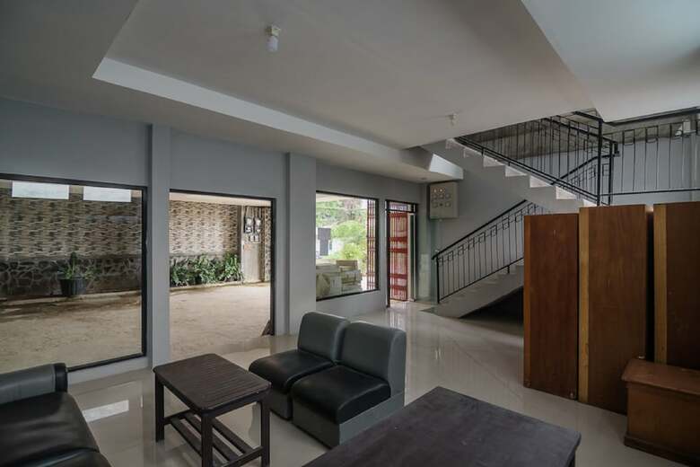 Hotel Reddoorz Near Taman Murjani