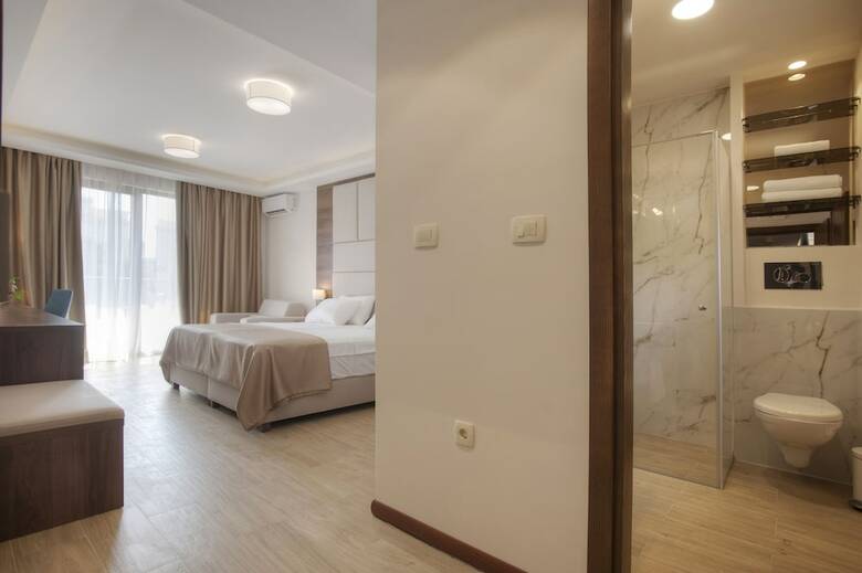 Hotel Twelve