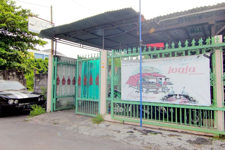 Hotel D'angkring Wisma Sarjana