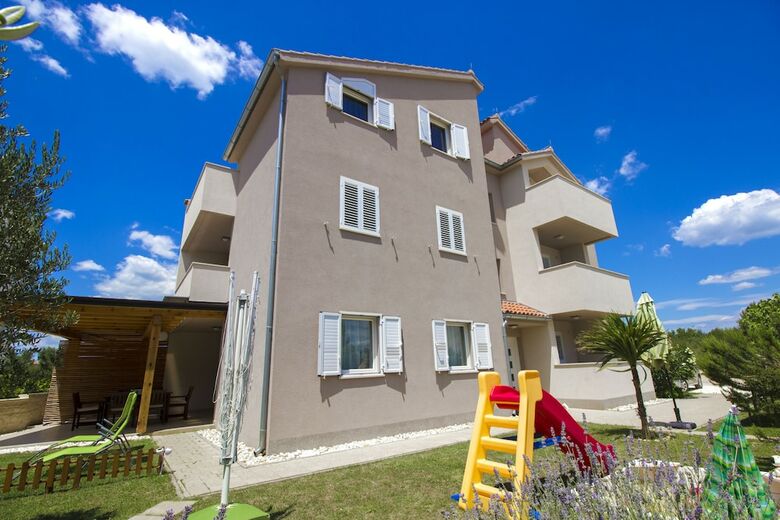 Apartments Gnjidi?