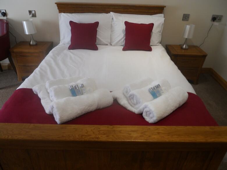 Hotel Riverside Caravan & Camping Park