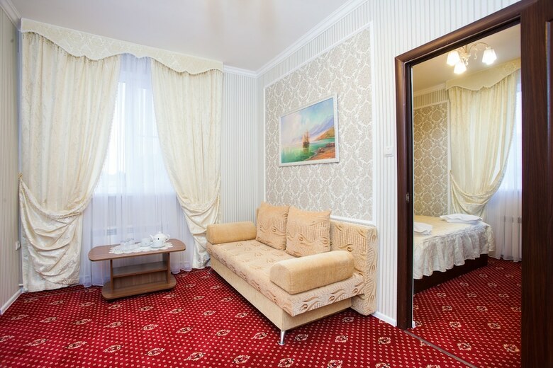 Grand Leonardo Hotel