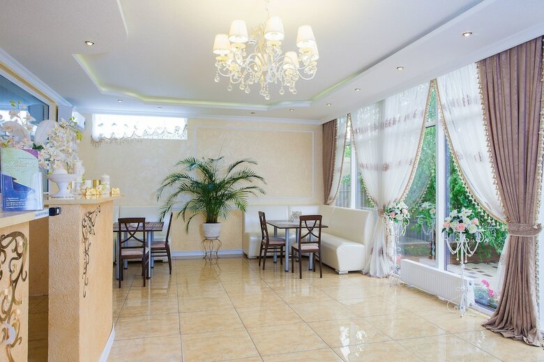 Grand Leonardo Hotel