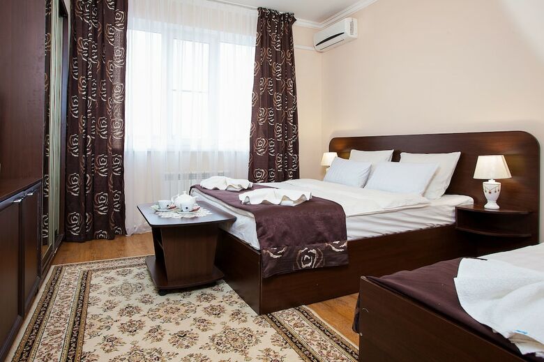 Grand Leonardo Hotel