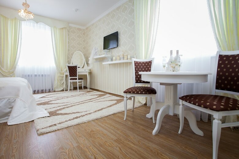 Grand Leonardo Hotel