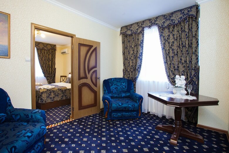 Grand Leonardo Hotel