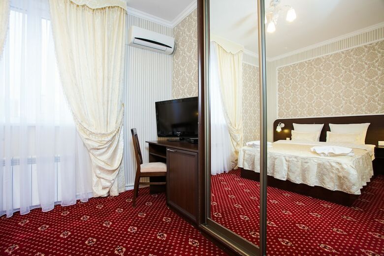 Grand Leonardo Hotel