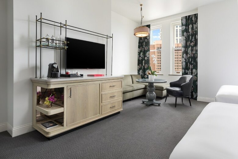 The Candler Hotel Atlanta, Curio Collection By Hilton