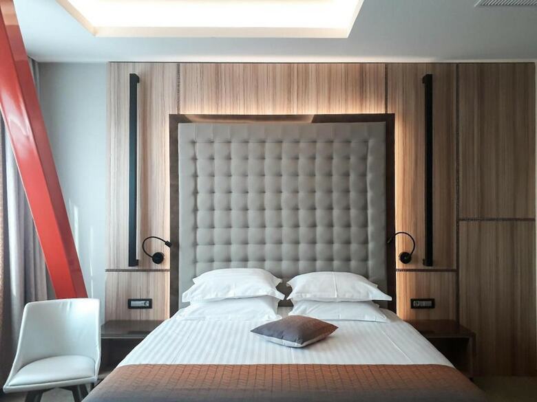 Hotel Ramada By Wyndham Ramnicu Valcea