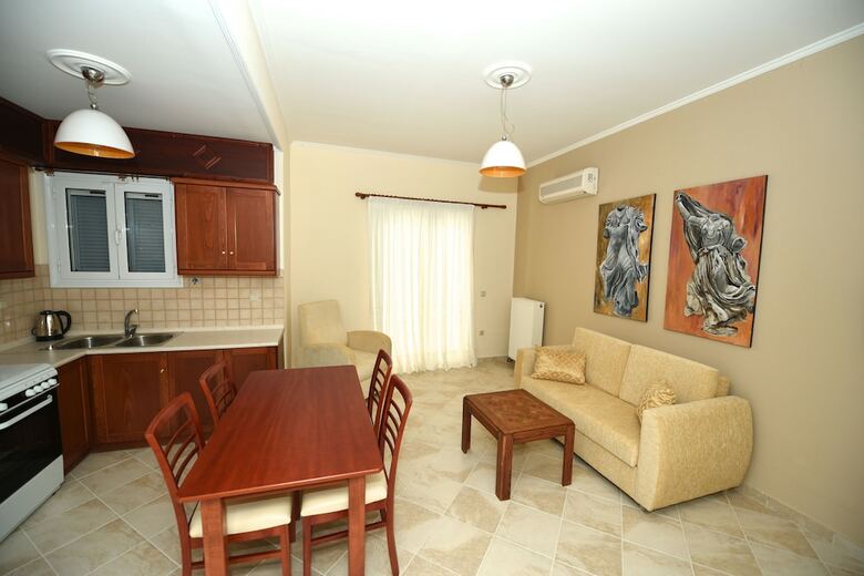 Apartamentos Platakia Blu