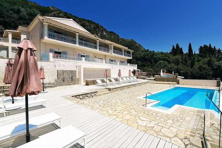 Apartamentos Platakia Blu
