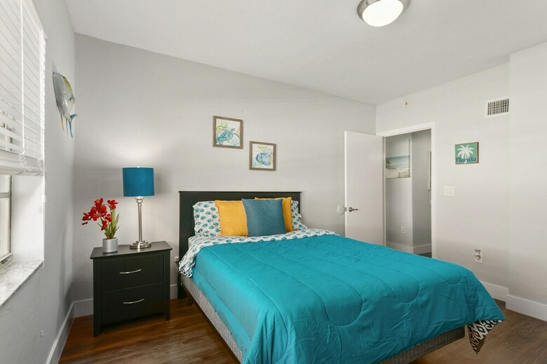 2 Bedroom Deluxe Apt On Collins Ave