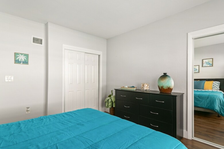 2 Bedroom Deluxe Apt On Collins Ave