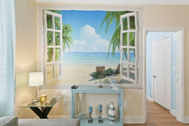 2 Bedroom Deluxe Apt On Collins Ave