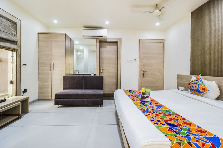 Fabhotel Siya Palace
