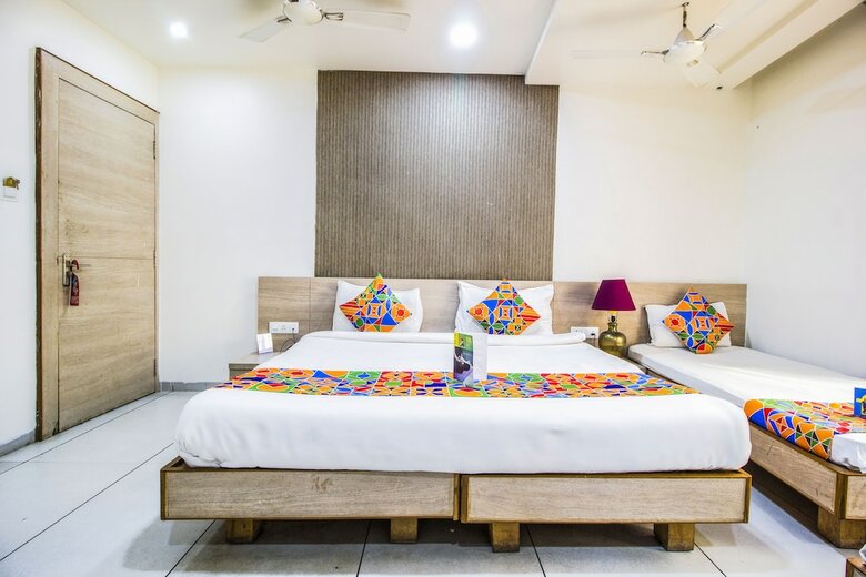 Fabhotel Siya Palace