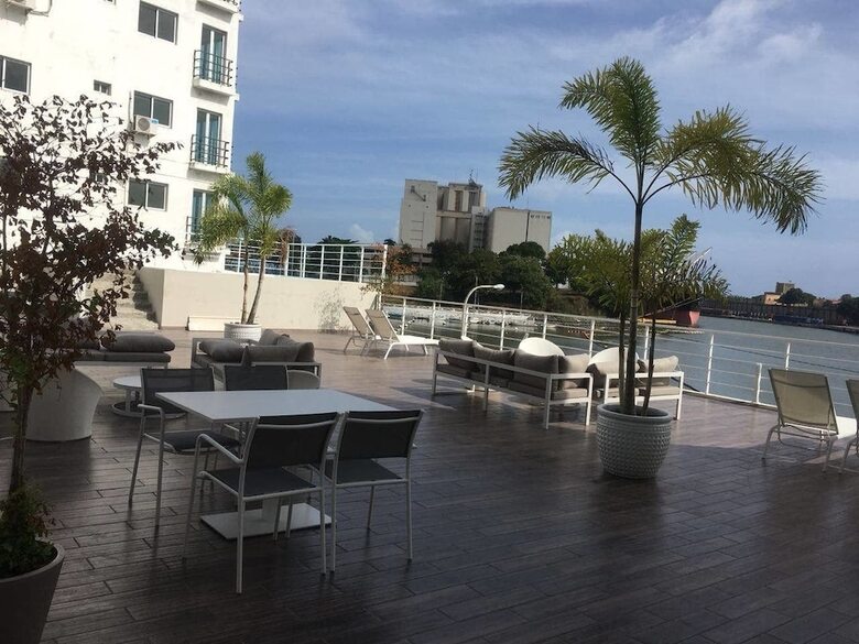 Luxury Apartment At Riviera Colonial