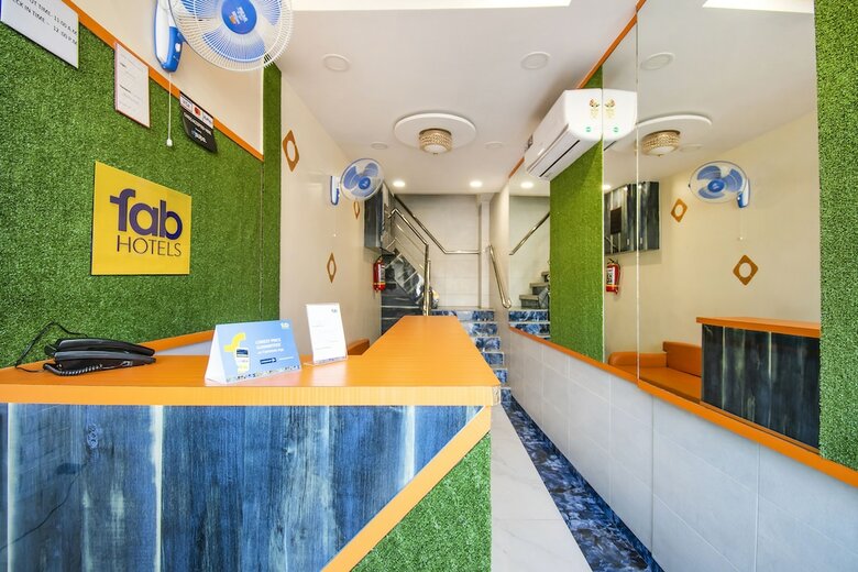 Hotel Fabexpress Orange Suites