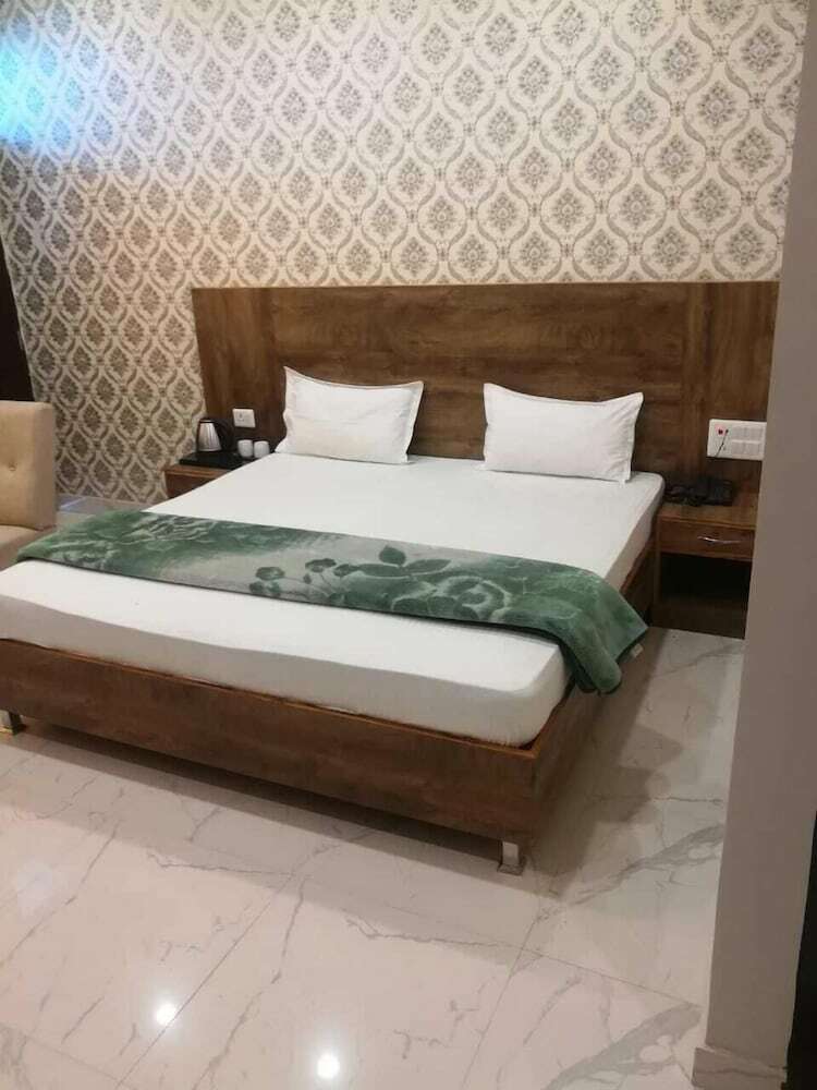 Hotel Bandhan