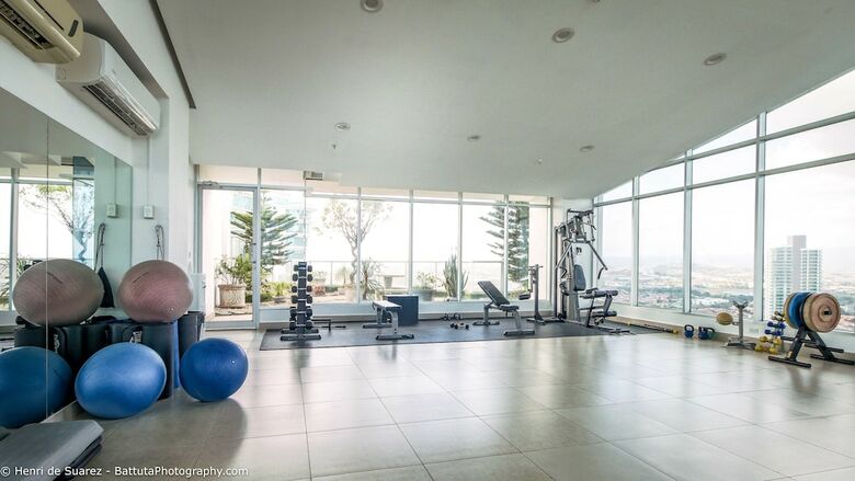 Modern Apartment In Costa Del Este