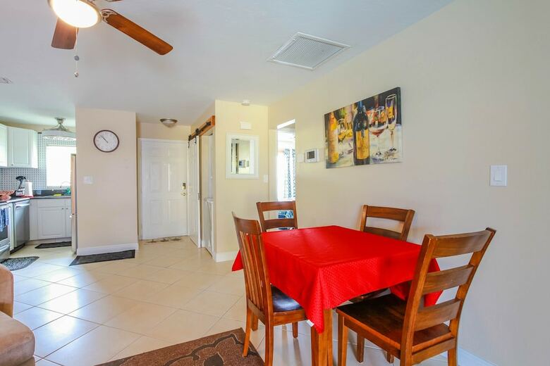 Seatuit Condominiums With Boat Slip