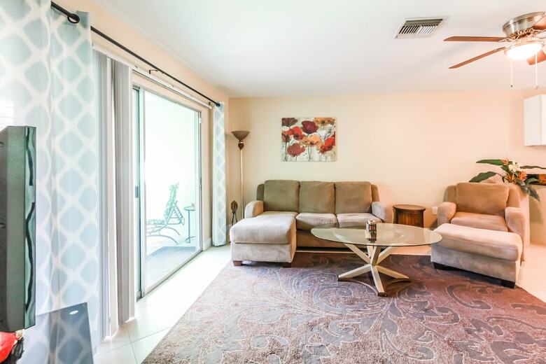 Seatuit Condominiums With Boat Slip